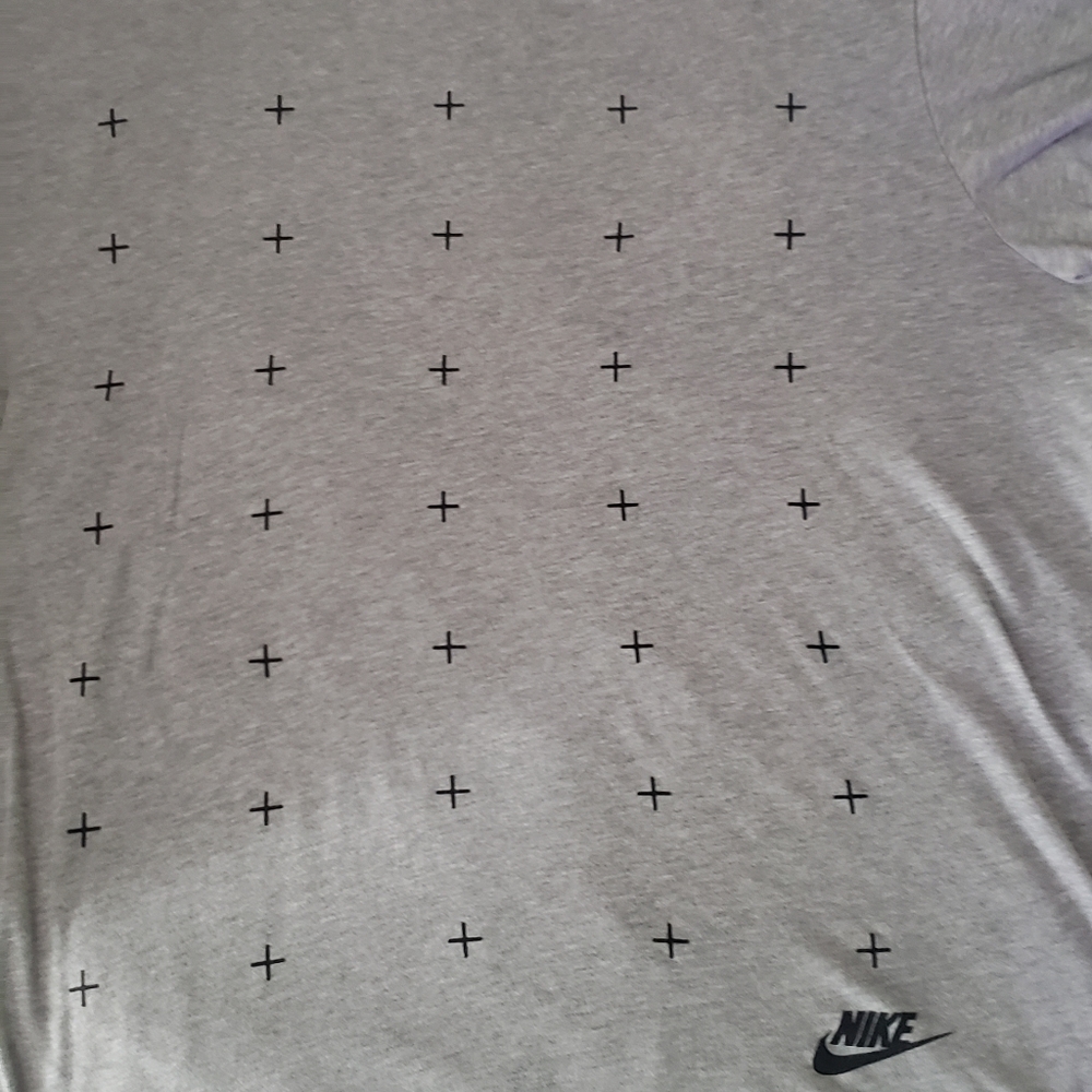 The nike tee mens xl plus signs